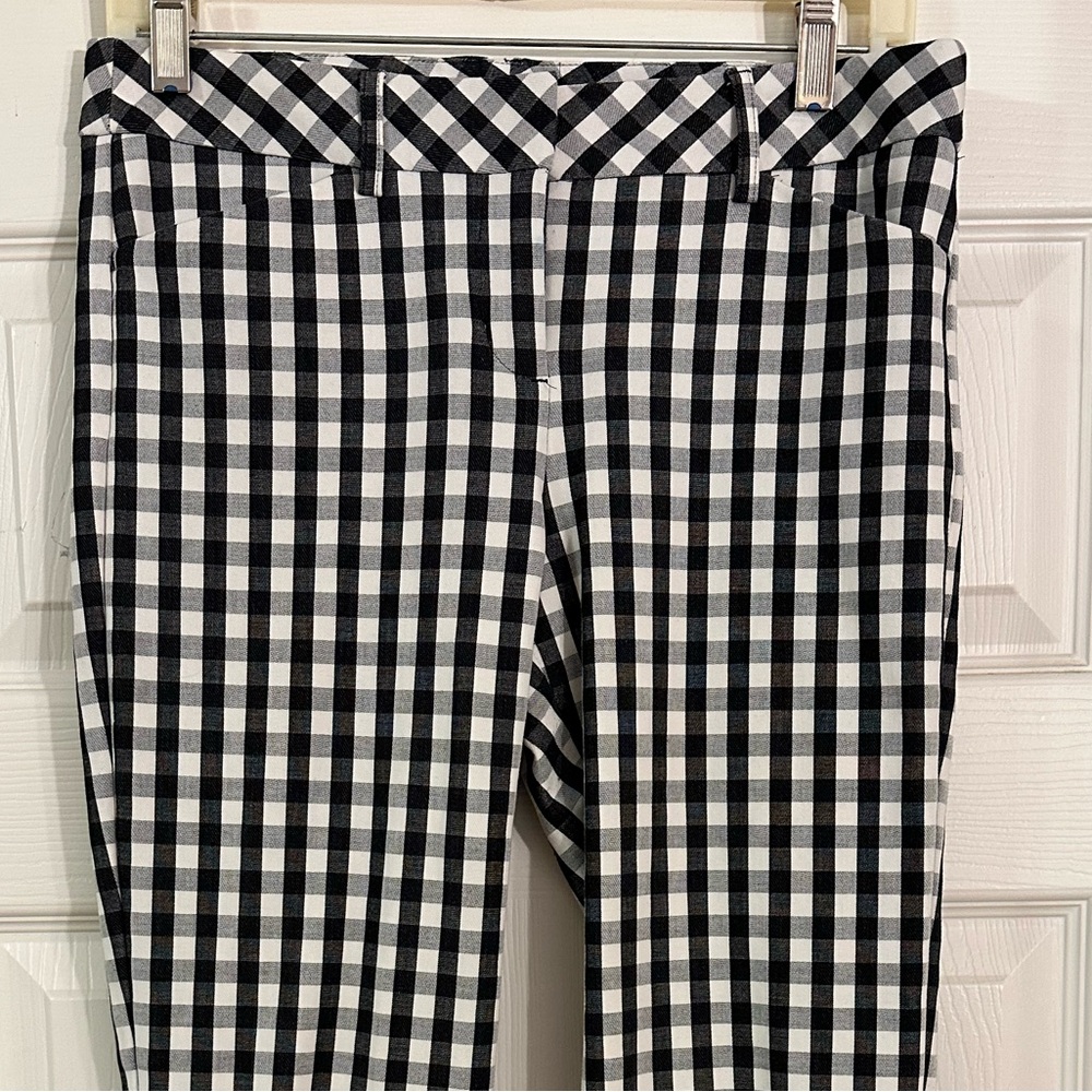EUC Express womens Editor pants, size 2R, black-and-white plaid pattern, pockets